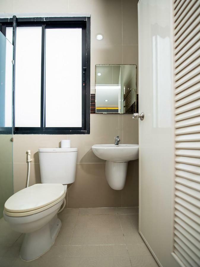 شقة Oyo 303 Phoomjai House تْشولونْغْ المظهر الخارجي الصورة